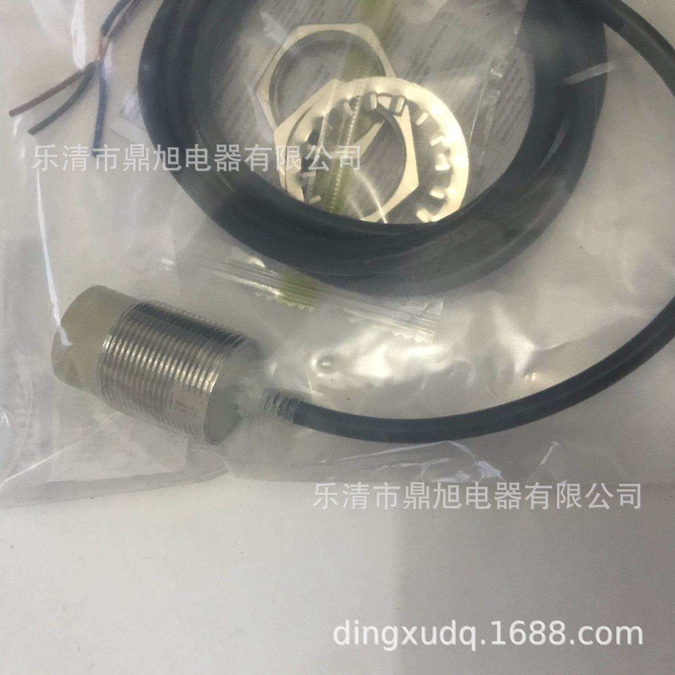 供应全新E2E-X2D1-M1TGJ-U-Z传感器E2E-X2D1-M1TGJ E2E-X2D1-N-Z