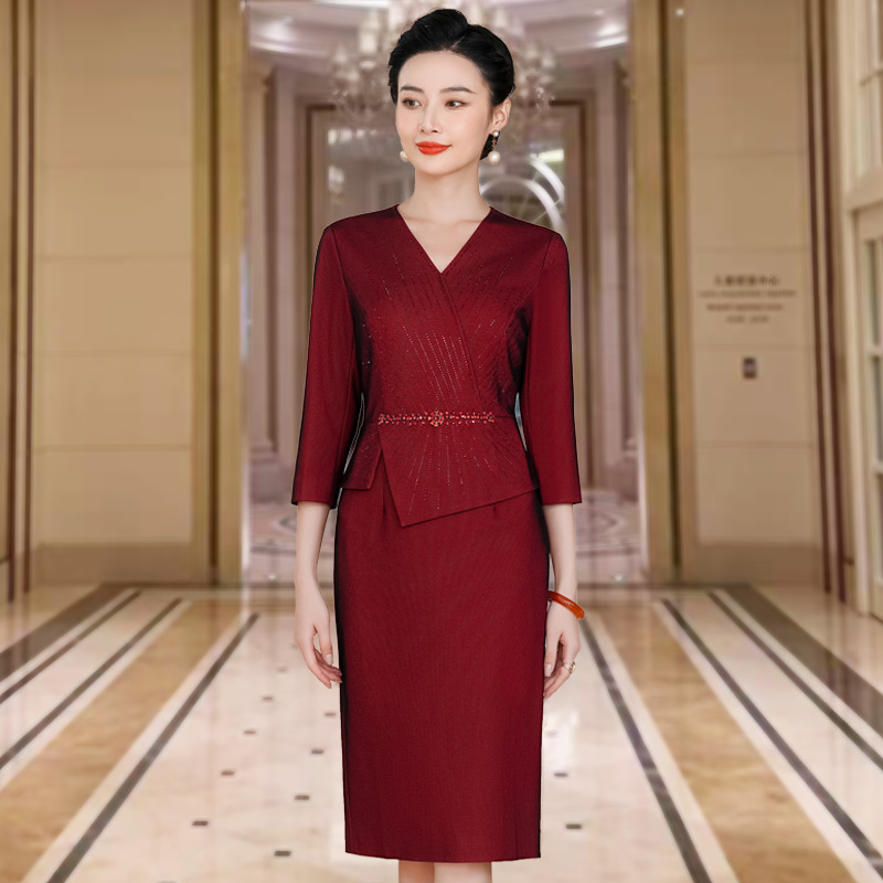 Elegant and Graceful 2025 New Style Handmade Rhinestone Two-Piece Concealing Slimming Dress for Toasting at a Wedding