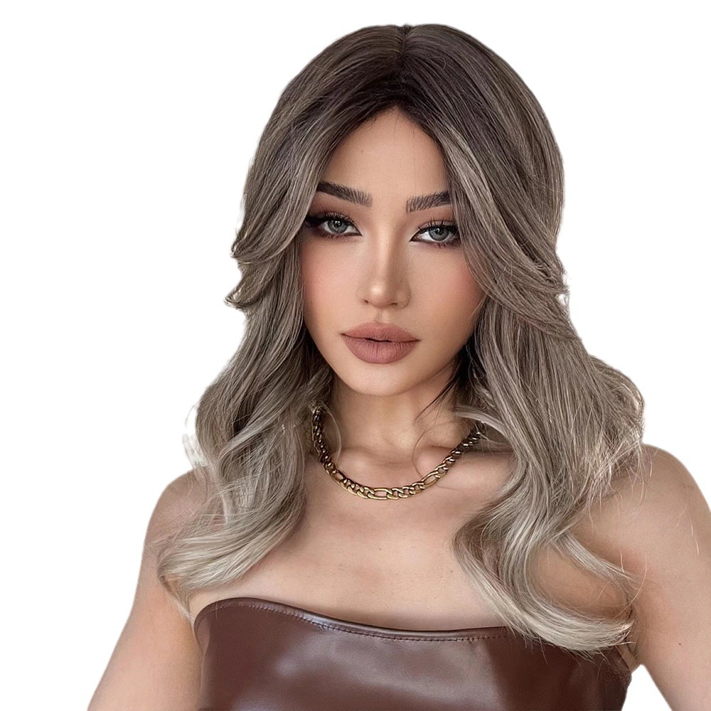 2022 Venta caliente estilo europeo y americano sombrerería gris marrón gradiente francés caliente popular color fibra química europea y americana peluca para mujeres