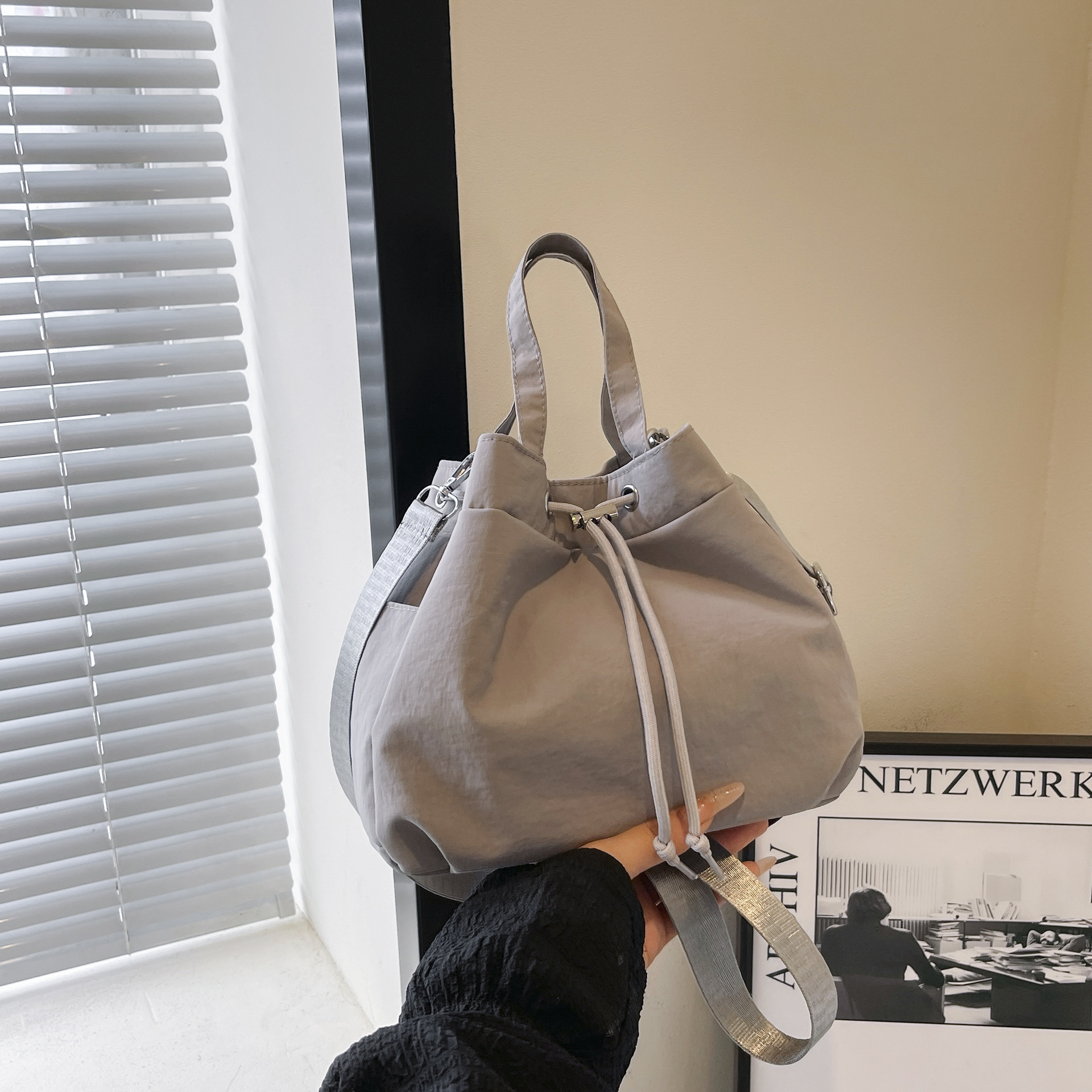 Cross-Border Retro Niche Nylon Bucket Bag For Women, Lightweight Korean Style Versatile Casual Shoulder Bag For Commuting - Thumbnail 8