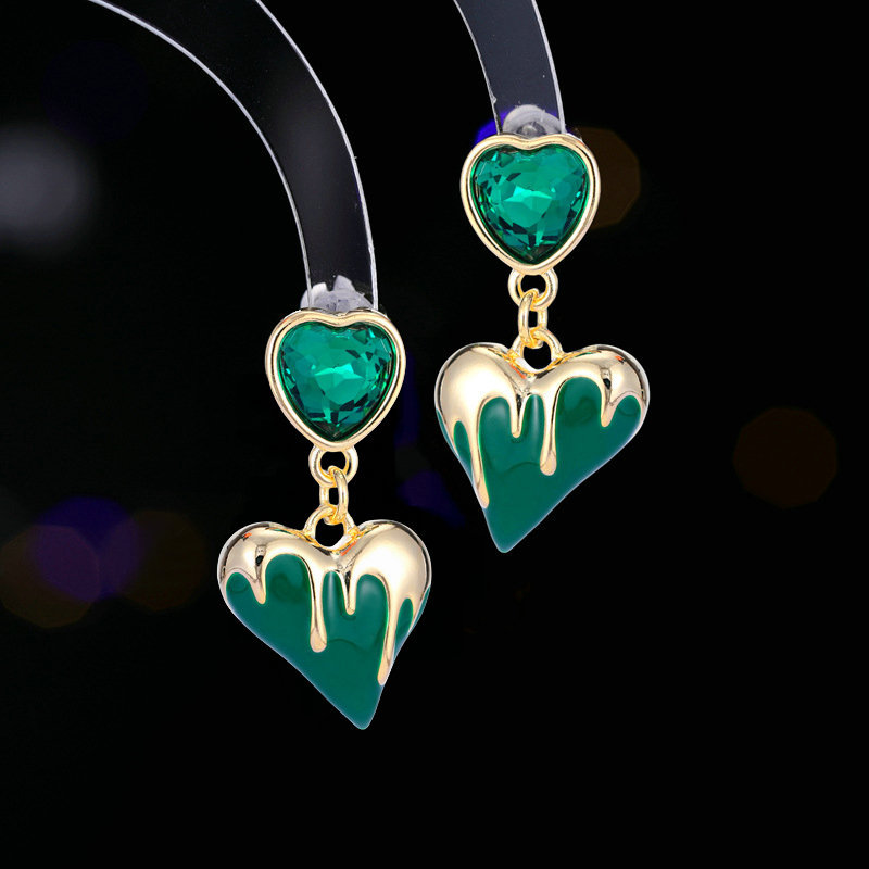 Retro small design cute three dimensional earrings heart shaped