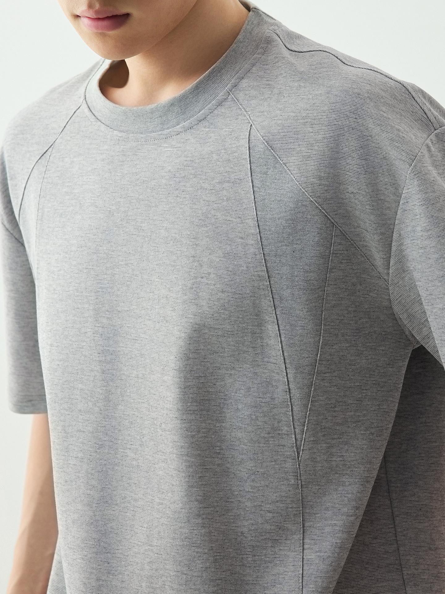 Áo thun nam cổ tròn tay ngắn phong cách công sở, chất liệu cotton thoáng mát, kiểu dáng thể thao — đen