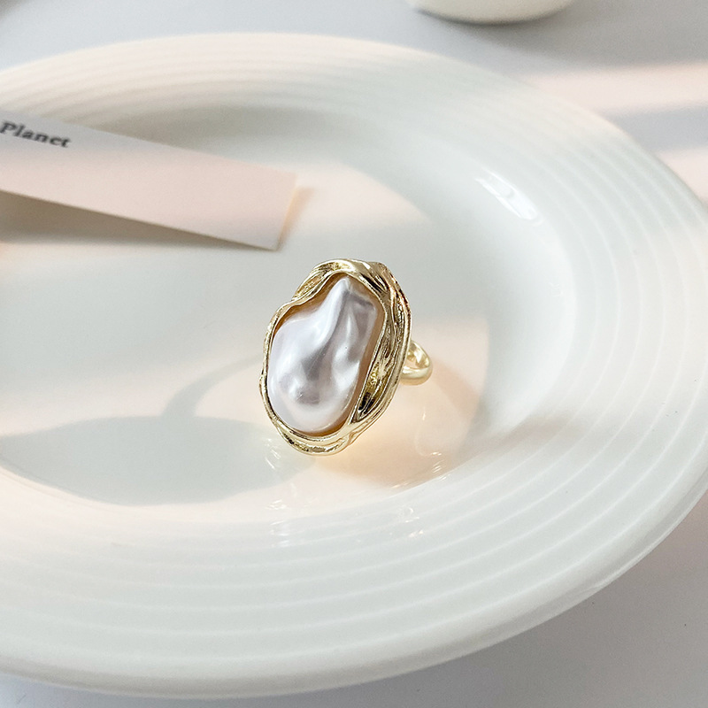 Vintage Design Pearl Ring