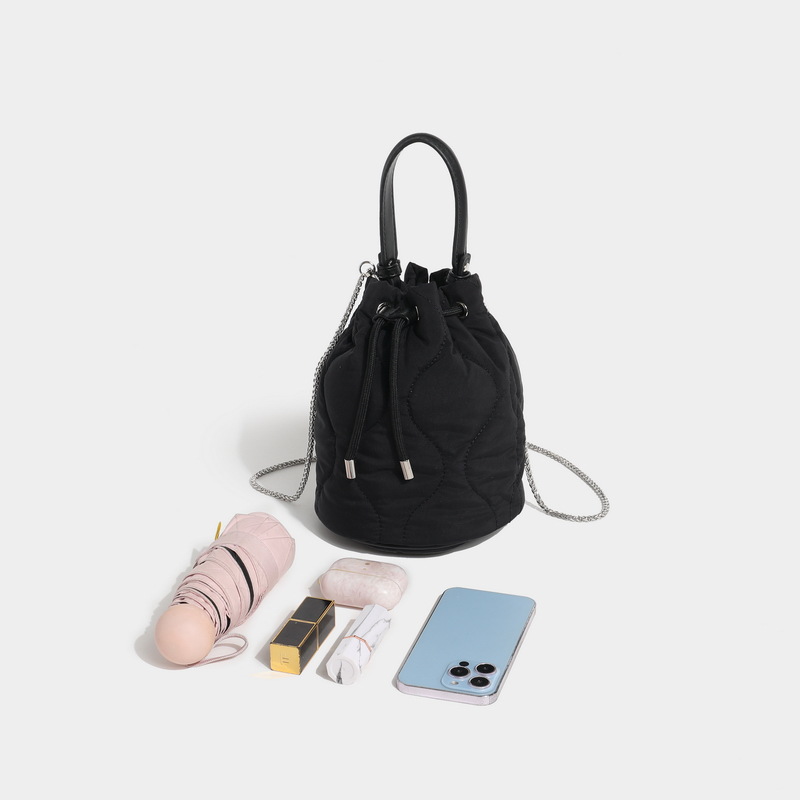 Nylon Diamond Bucket Bag Women's Handbag Solid Color Lightweight Casual Drawstring Dual-Use Chain Crossbody Bag