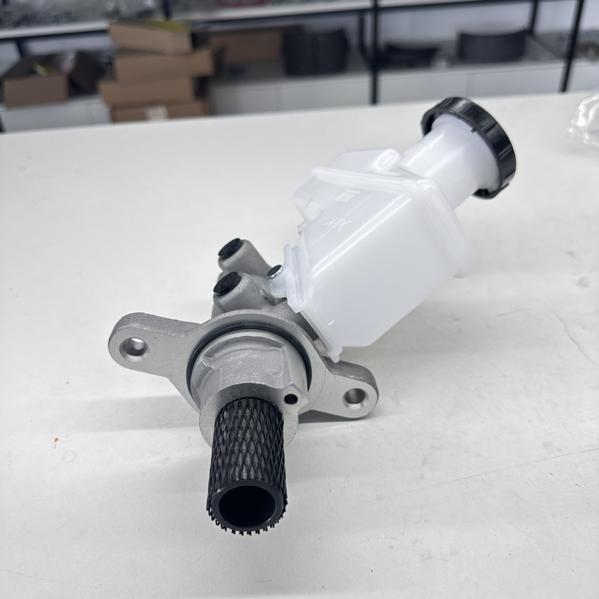 51100-65Ja0 5110065Ja1000 Suitable for Suzuki Grand Vitara Brake Master Cylinder