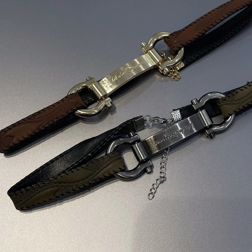 Lina Girl 2026 Nieuwe leren halsband met hoefijzergesp en metallic details, minimalistische sleutelbeenketting voor vrouwen, trendy halsketting_voghion.com