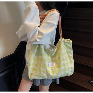 ���¸�y�μ����ذ�������ͨ�ڰ�������Ů�L�������e�ٴ�W������