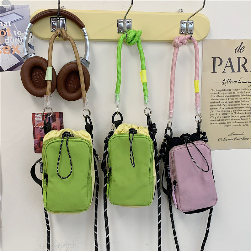 Japanese-Style Dopamine Lightweight Compact Bag for Women 2025 New Casual Versatile Shoulder Bag Daily Travel Crossbody Bag