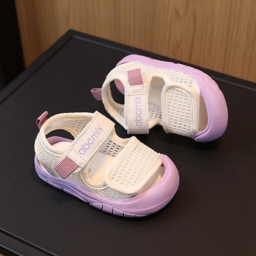 Children's sandals for early age