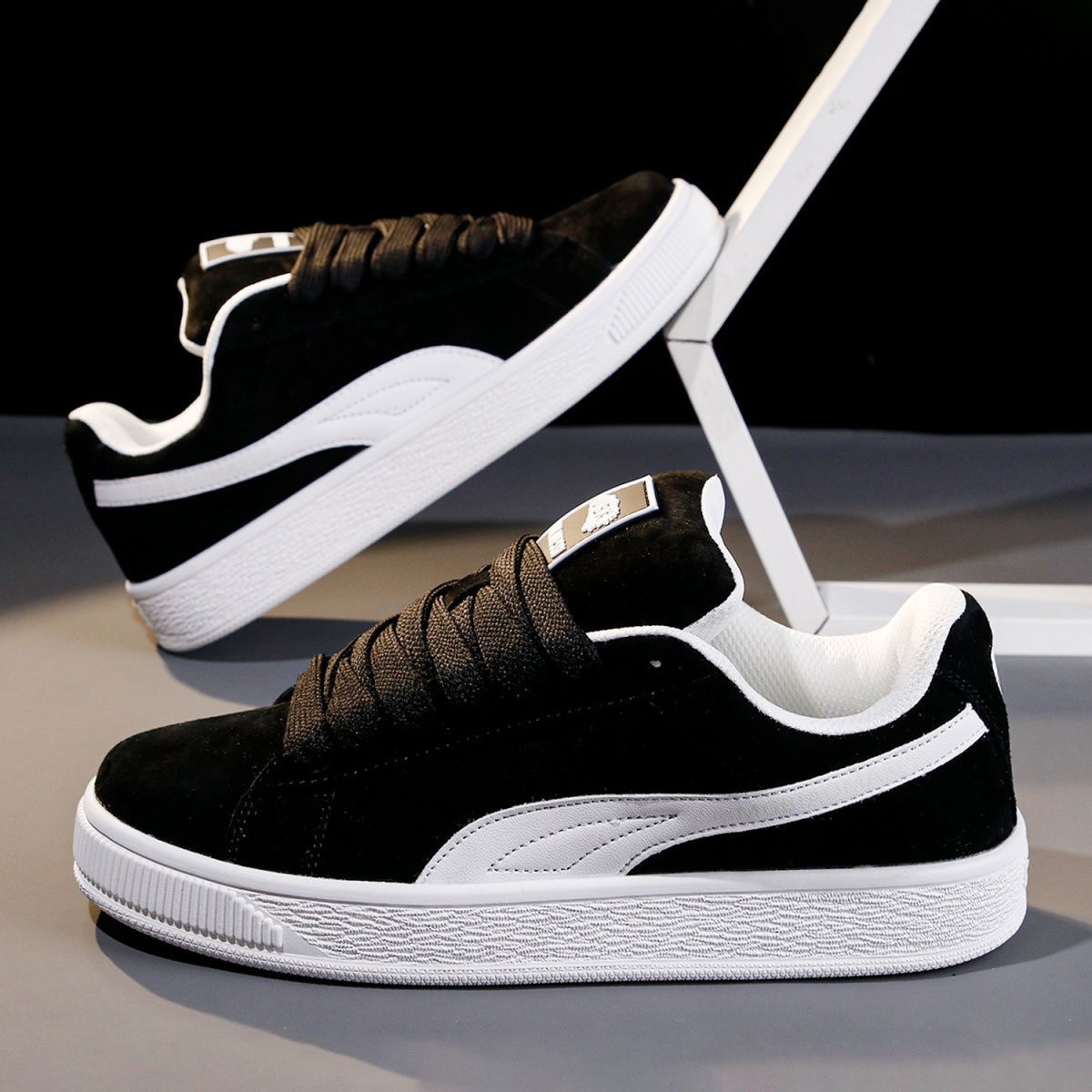 Zapatos nuevos para hombre y mujer, mocasines para parejas, zapatillas casuales versátiles de moda con suela gruesa y baja, zapatos blancos retro de moda para hombre