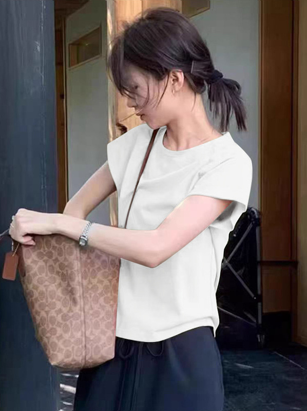 ピンクの右肩半袖Tシャツ女性用2025夏多用途新スタイル着用スリムフィットショートボトムシャツトップ|undefined