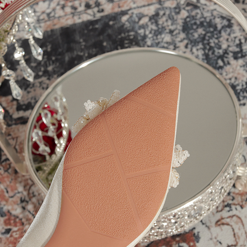 Les chaussures de demoiselle d'honneur de Niche française peuvent être portées quotidiennement au printemps, chaussures plates en peau de mouton à talons épais et pointus en perles et cristaux_voghion.com