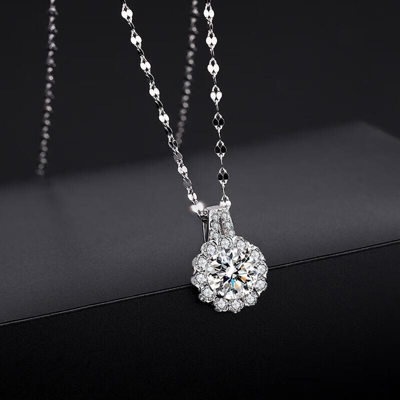 S925 Sterling Silver Moissanite Necklace for Women, Tiktok Sunflower Clavicle Chain, Exquisite Moissanite Diamond, Light Luxury Niche Style