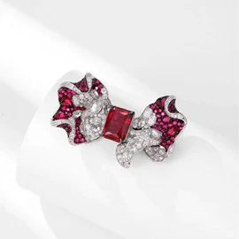 戒指;项链;耳钉