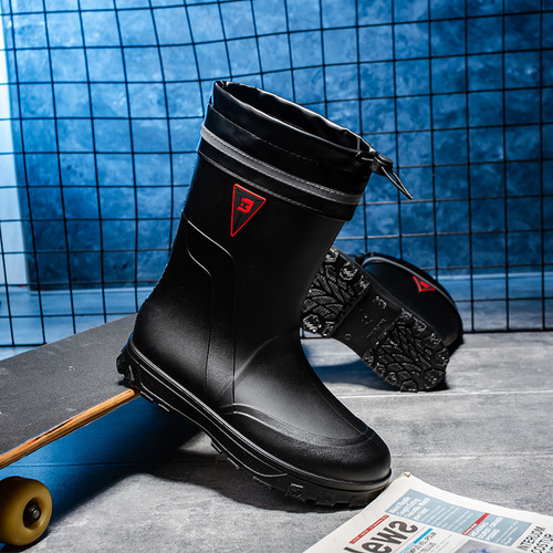 Slip-resistant stylish rain boots for kitchen, fishing, work, car washing, rubber shoes, mid-to-high length, men's trendy water shoes and rain boots