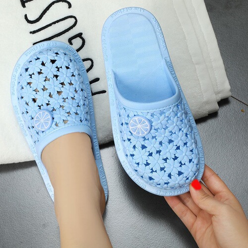 New Sandal Slippers for Women Summer Baotou Flat Croc Shoes Home Indoor and Outdoor Lazy Student Slippers