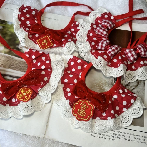 Новогодний красный лук для домашних животных кружевное кружевное полотенце для собак аксессуары кошачий нагрудник метод быка шарф