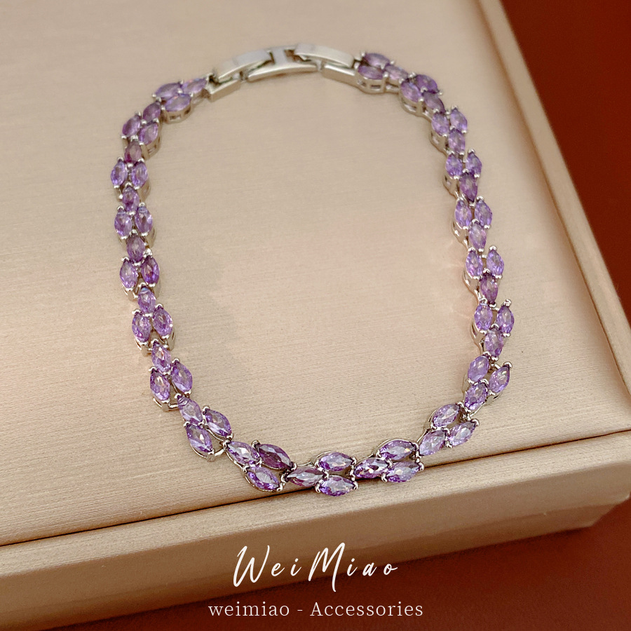 Collar de perlas de piedra de diamante ligero de lujo nicho de alta calidad cadena de collar temperamento de moda universal conjunto de joyería