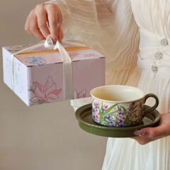 レトロな油絵のようなスズランの花マグカップとソーサーセットセラミックスズランコーヒーカップギフトボックスハイエンドのお土産