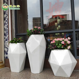 景观雕塑;排椅、等候椅;花盆容器