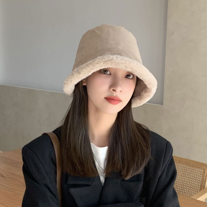 秋冬毛毛边水桶帽子女护耳保暖骑车雷锋帽日系大头围显脸小蒙古帽