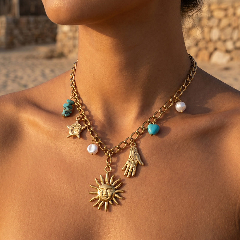 TENA Europa y América de moda titanio collar de colgante de sol lujo ligero de alto nivel incrustado colgante de color turquesa al por mayor
