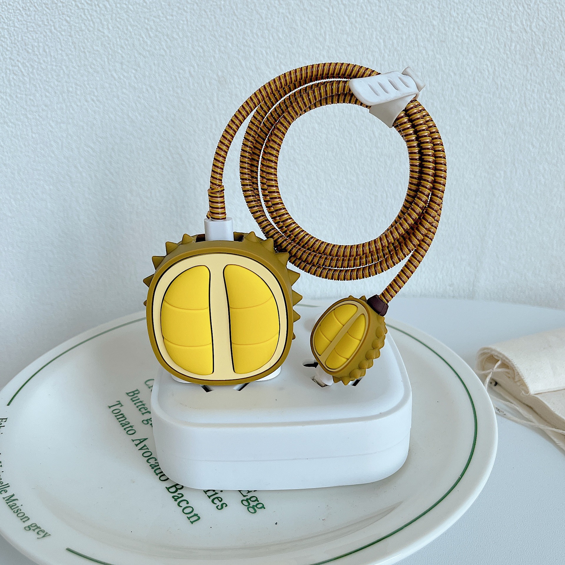 2023 nuevo cargador de dibujos animados cubierta protectora adecuada para Apple carga rápida cabeza 18/20W estándar europeo estándar americano aplicable