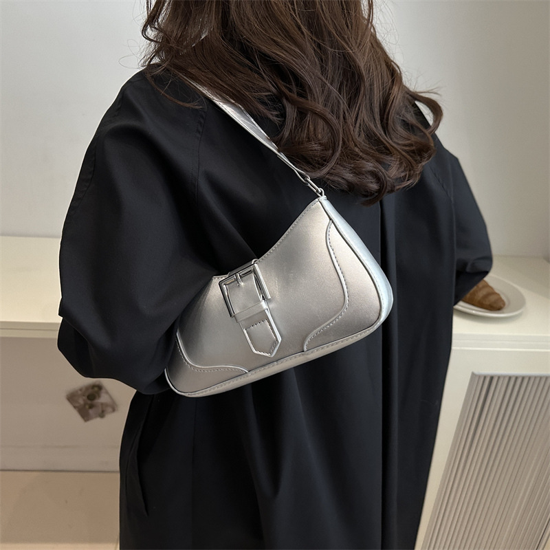 Bolso pequeño súper caliente de alta gama para mujer 2024 nuevo bolso de hombro popular de todo fósforo bolso de barra de axila de moda bolso pequeño