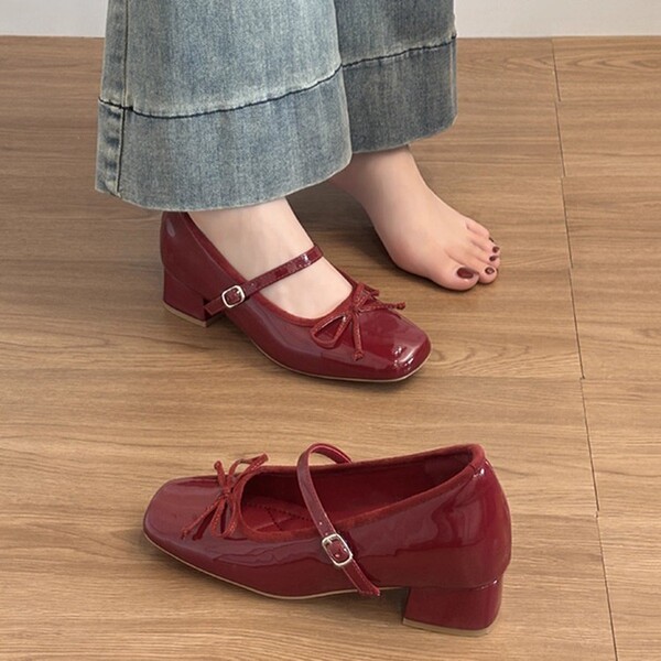 Retro Mary Jane shoes made of sheepskin leather with hidden heel…