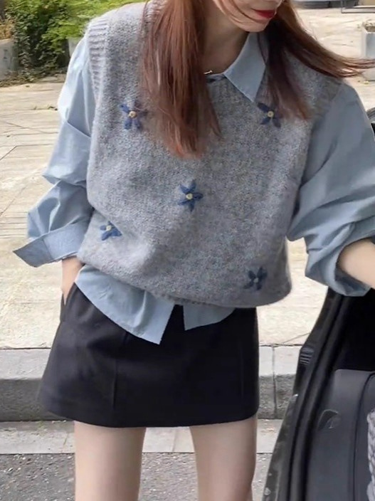 法式灰色提花针织无袖坎肩马甲女早秋季叠穿短款毛衣背心上衣外搭|undefined