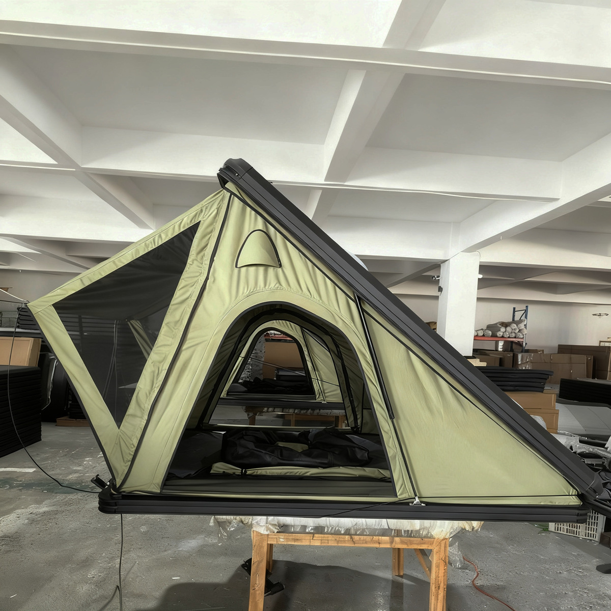 Tienda de techo triangular de aleación de aluminio a prueba de lluvia al aire libre sin construcción de techo duro de garaje de carretera dura