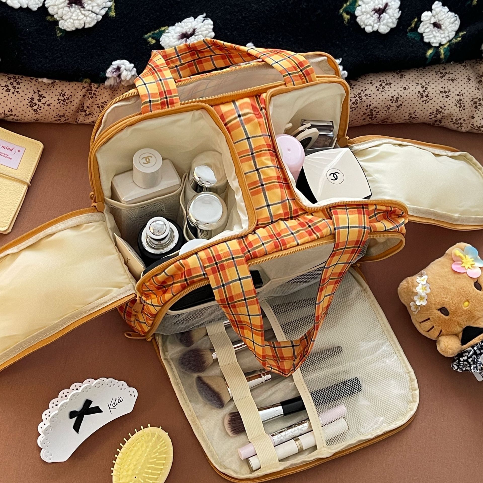 Bolsa de maquillaje multicadrícula para mujeres 2025, nueva bolsa de almacenamiento portátil de gran capacidad, bolsa de lavado de viaje