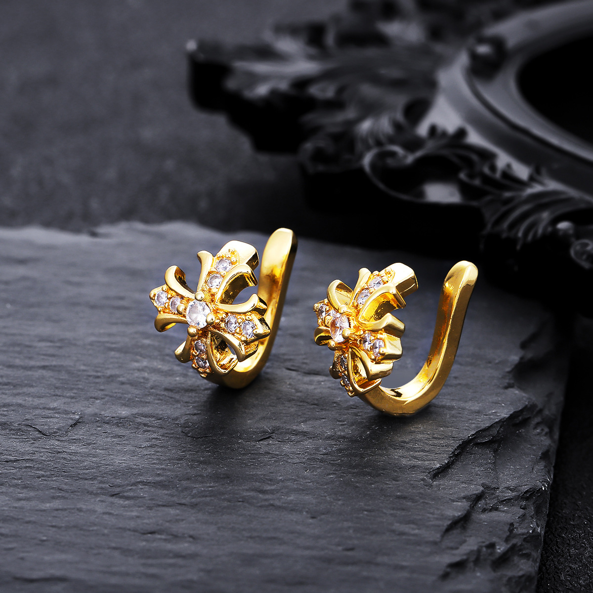 X1212-B (iris ear clip) gold pair