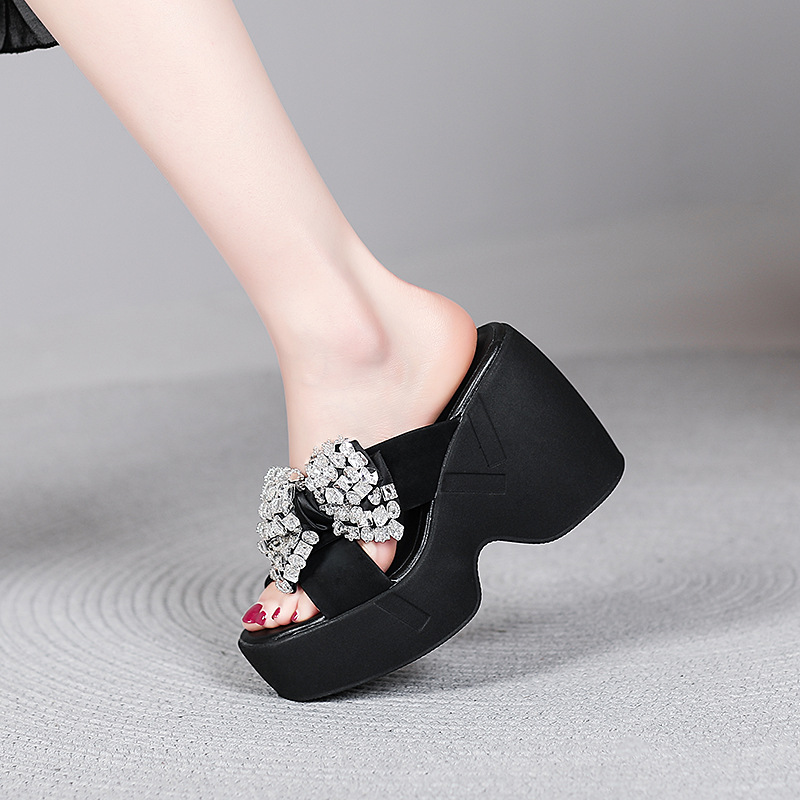 Sandal cao gót nữ đính đá hở mũi quai chéo nơ bướm đế dày — màu đen
