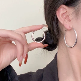 项链;耳环;手链