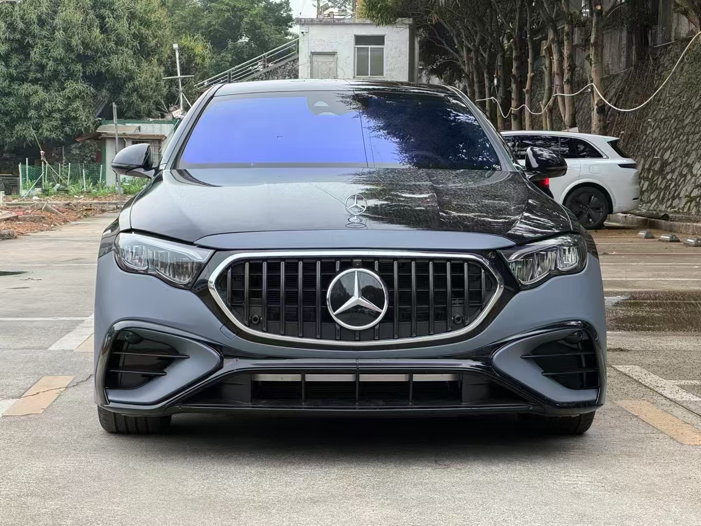 Applicable to the New 24-26 Model Mercedes-Benz E260 E300L W214 Modified E53Amg Simple Body Kit, Front Grille, Rear Lip, and Tail Throat