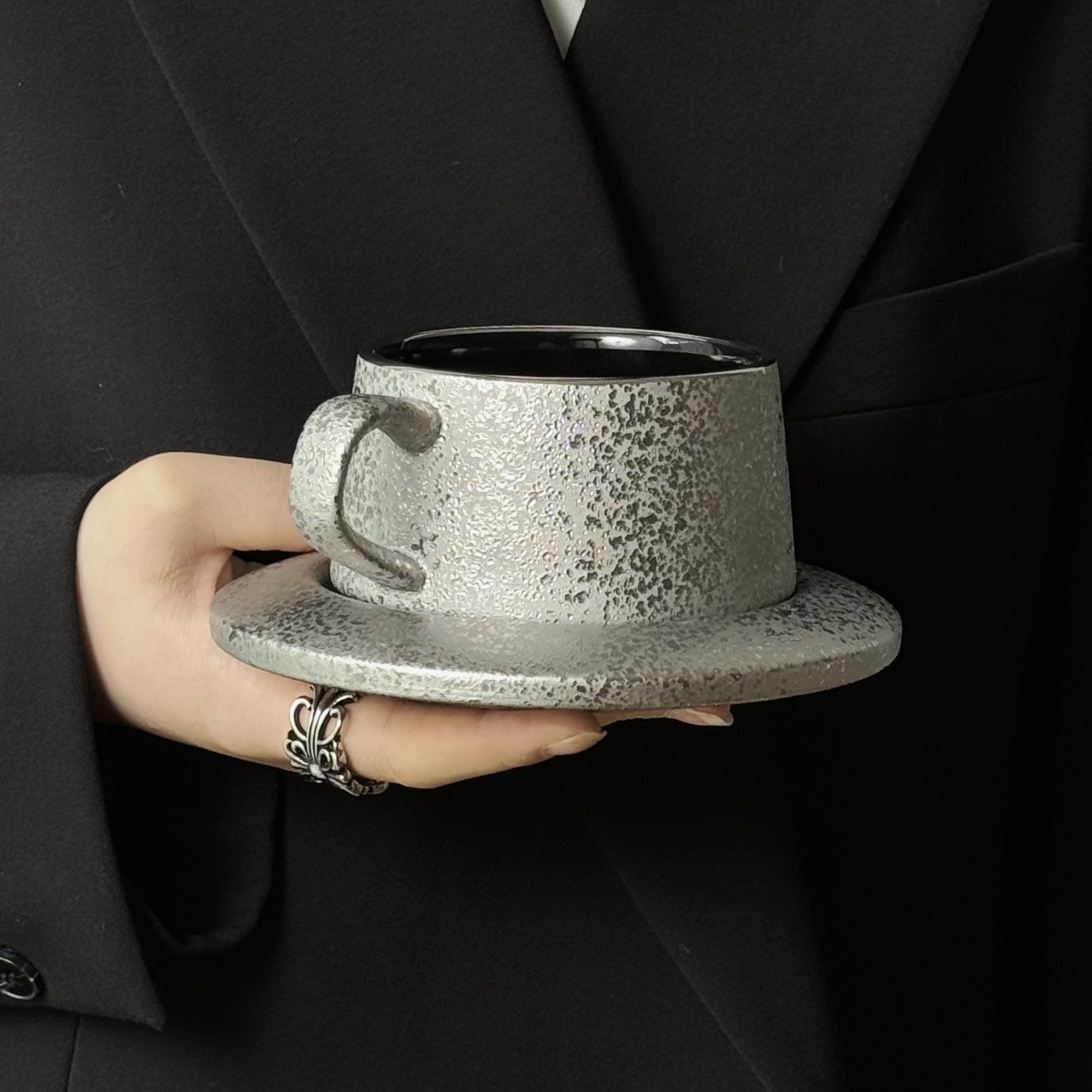 Nordic ins viento ligero de cerámica de lujo de alto nivel negro brillante mate taza de café set plato taza de té de la tarde taza de latte
