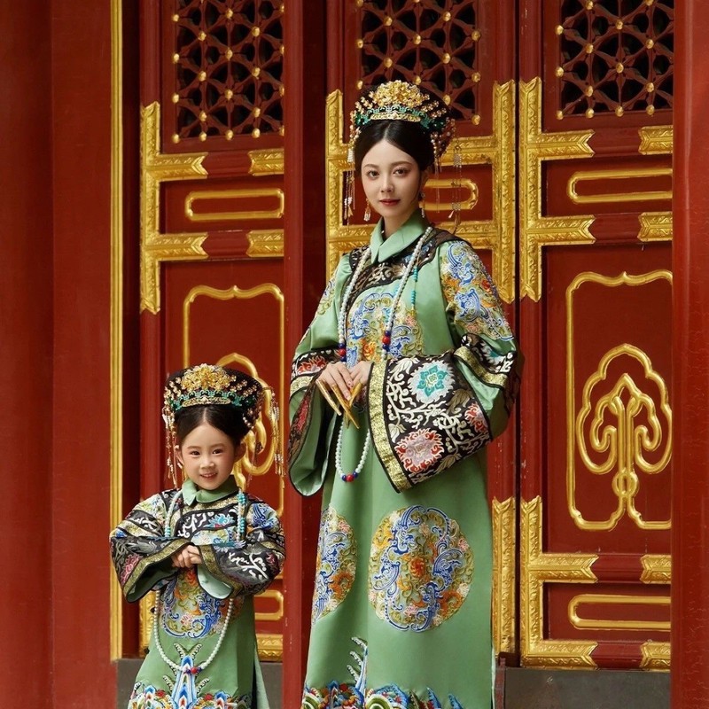 清汉宫廷风亲子装清朝贵族皇后中国风古装母女装北京故宫旅拍服装|undefined
