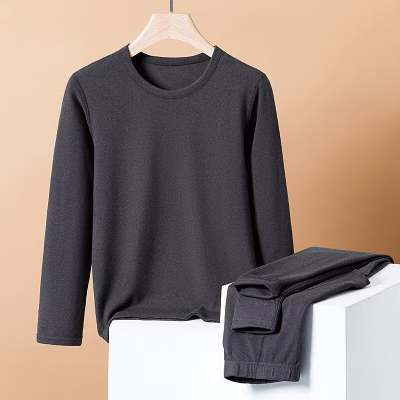 Set with a round collar