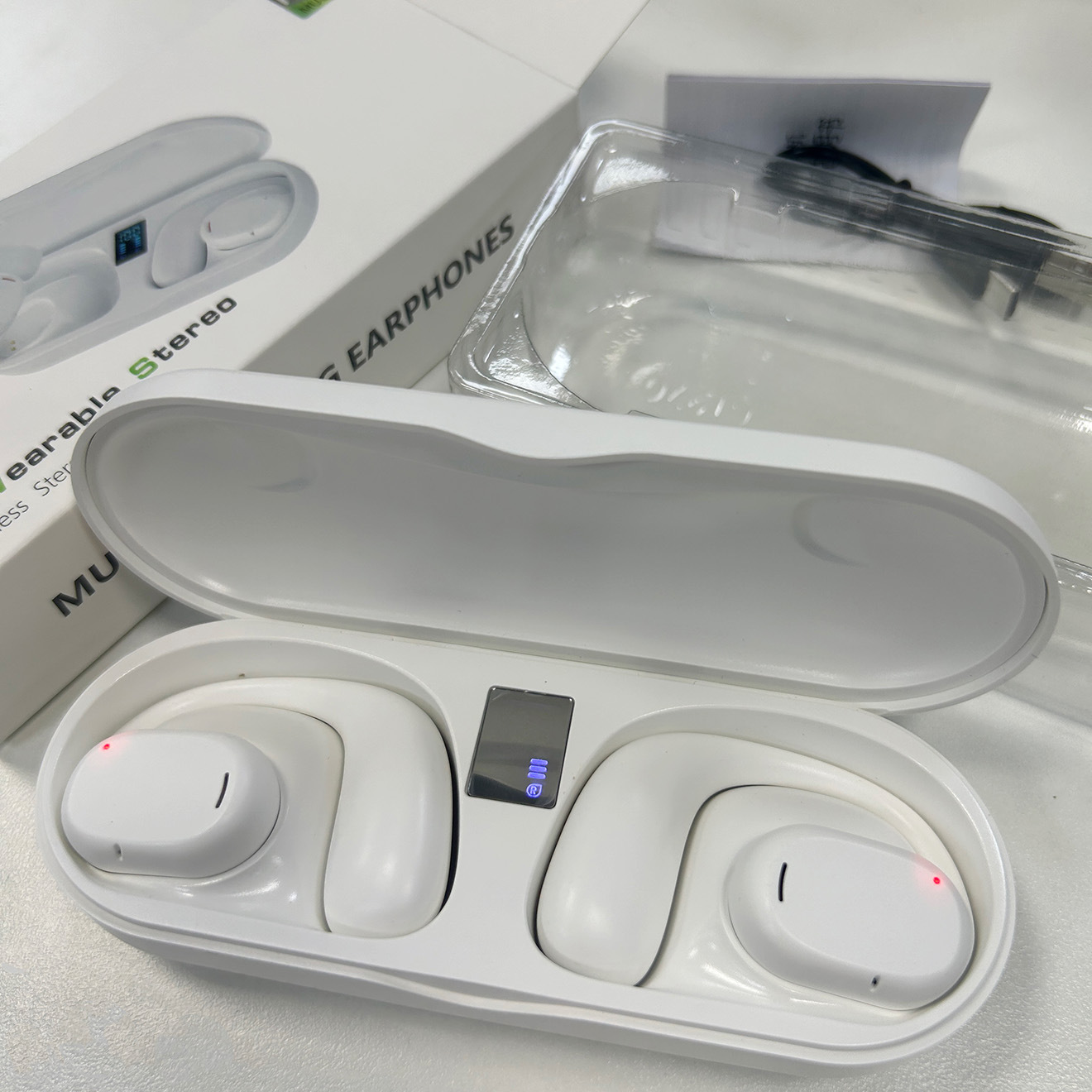 화이트 베어 메탈