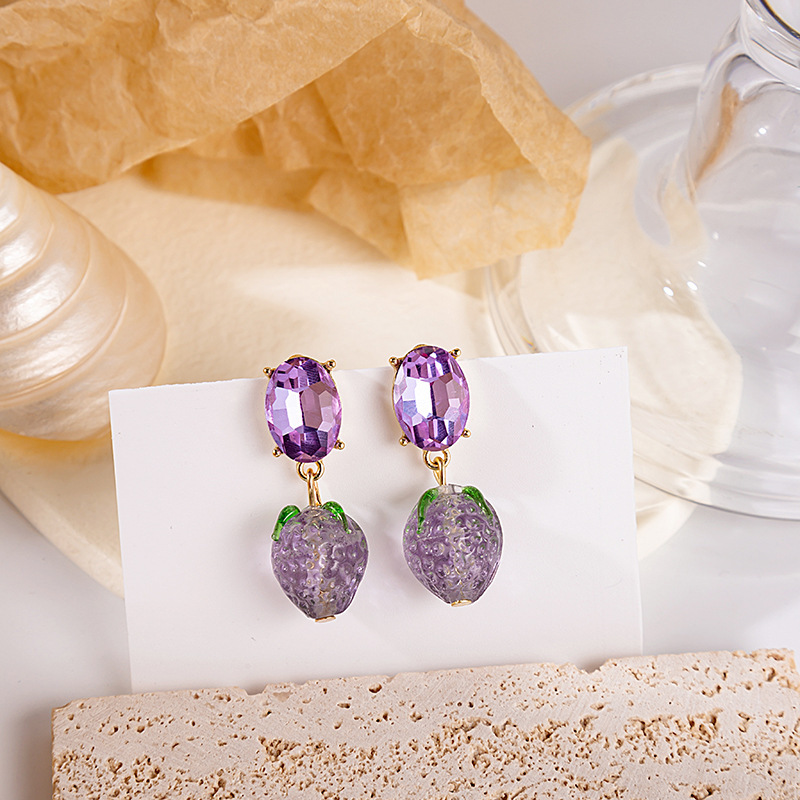 Fashion Simple Diamond Amethyst Resin Strawberry Alloy Stud Earrings display picture 3