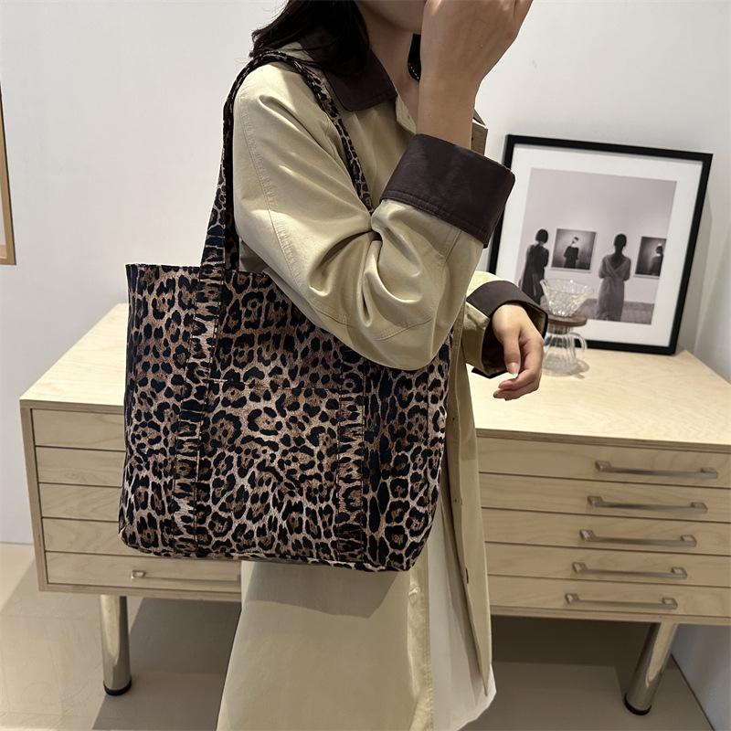 Bolsa de moda para niños y niñas simple mochila de viaje de gran capacidad bolsa de hombro bolsa de invierno 2024