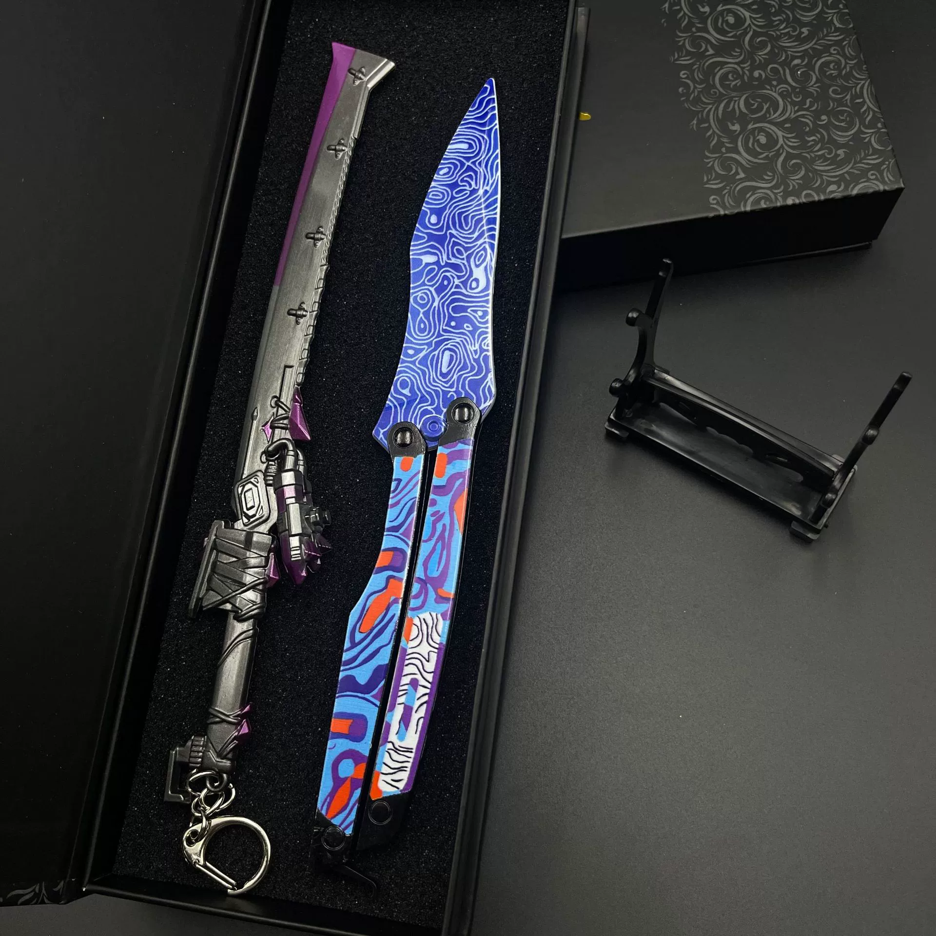 Нежа Шэньлун Нунчакус Peace Elite Game Flame Knife Cold Front Metal Crafts Ornaments Model Gift Box Pack