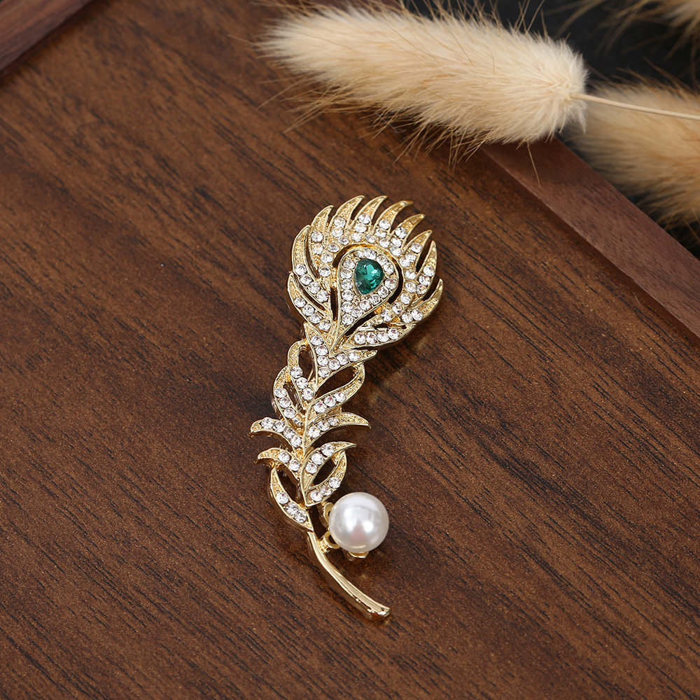 Retro Vintage Style Pin Leaf Peacock Colorful Alloy Feather Zircon Unisex Corsage display picture 19