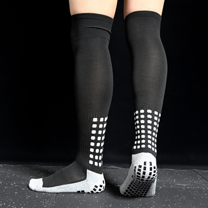Calcetines de fútbol para hombres al por mayor sobre rodillas antideslizantes dispensadores de calcetines de fútbol de tubo medio calcetines deportivos profesionales antideslizantes antibacterianos