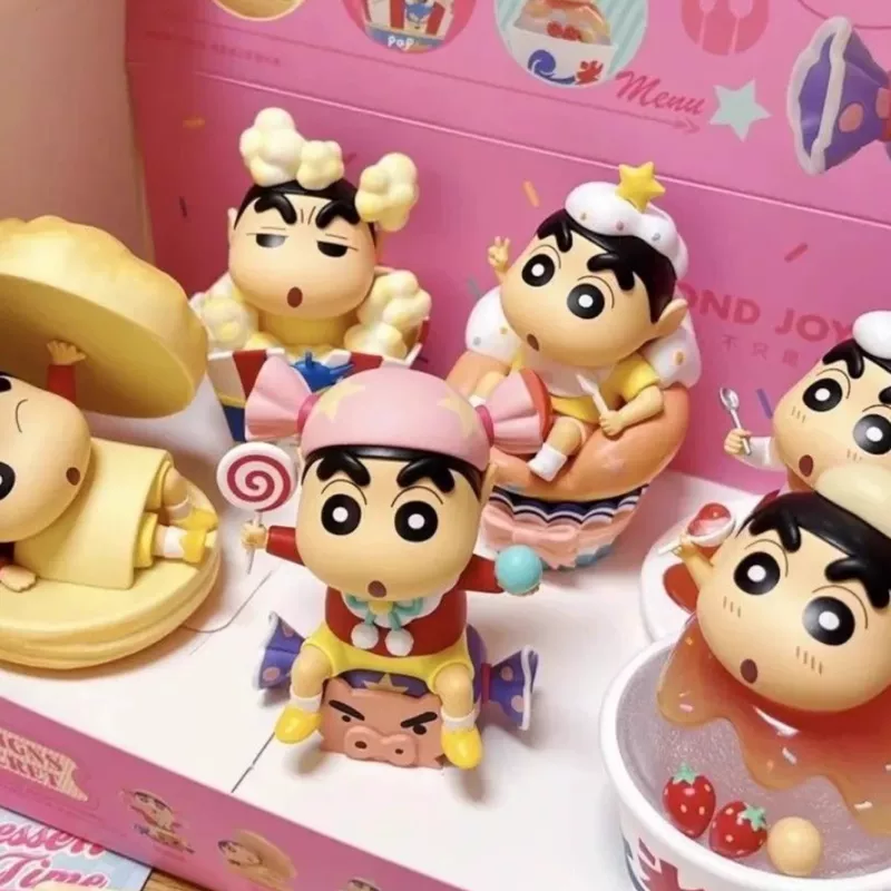 Crayons, dessert minifigure, table doll for students