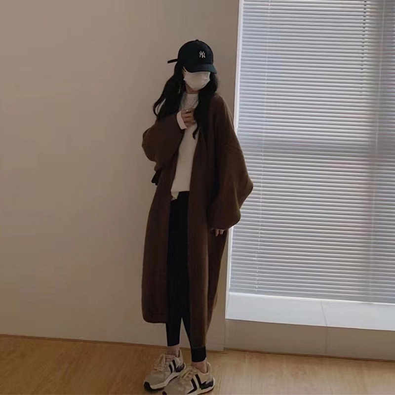 ダークブラウン