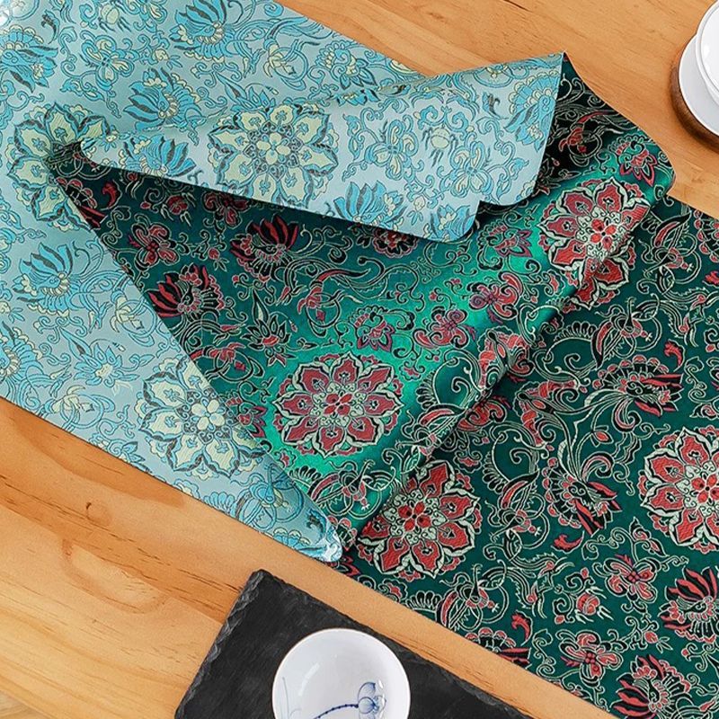 [업그레이드 된 두꺼운 방수] 짙은 녹색 패턴 양면 브로케이드 테이블 러너