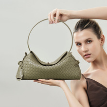 真皮编织腋下包女2025新款时尚百搭法棍包高级感牛皮单肩手拎包