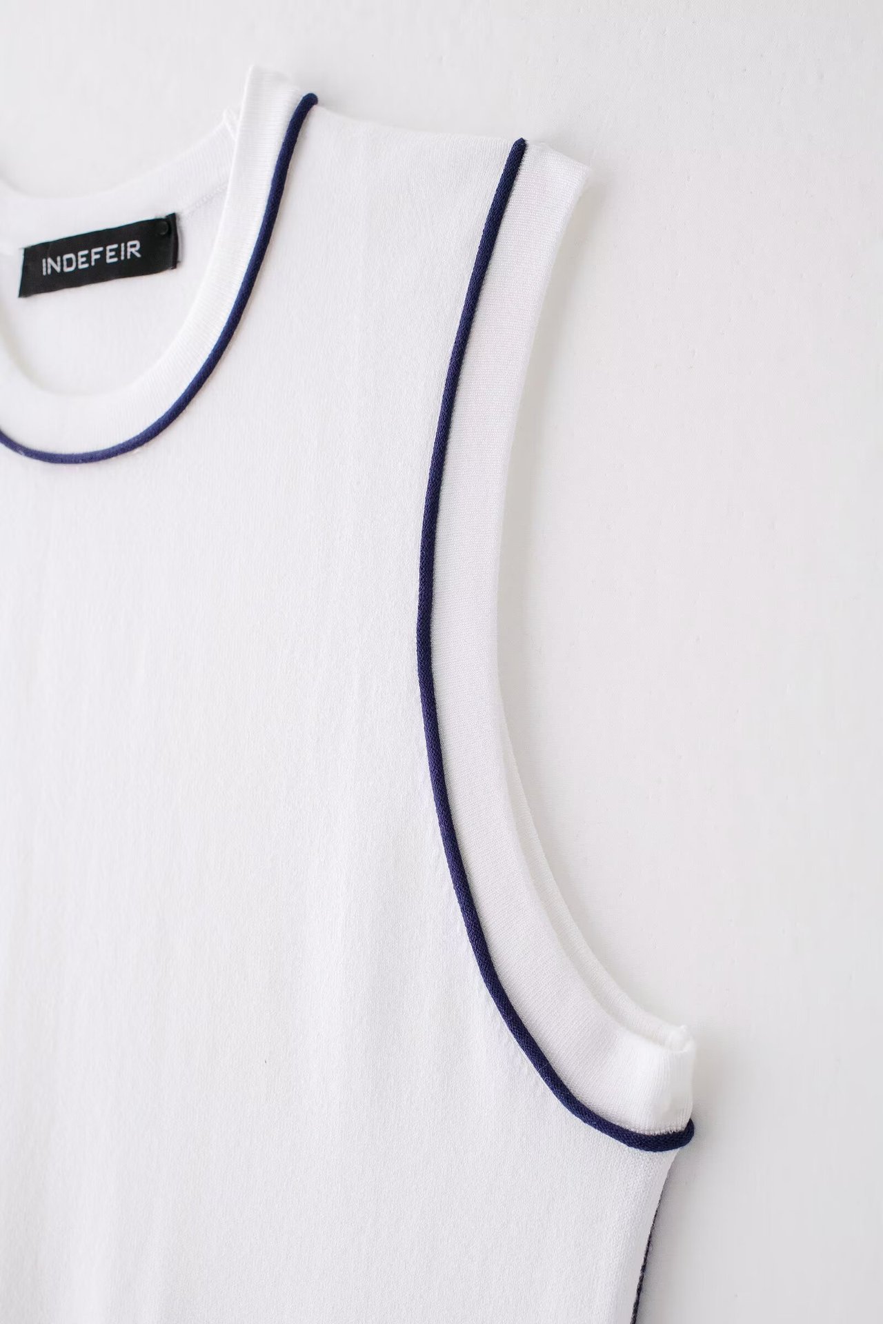 Vêtements pour cheveux extérieurs 2024 été nouvel article haut à aiguille plate à bordure de couleur contrastante pour femmes_voghion.com